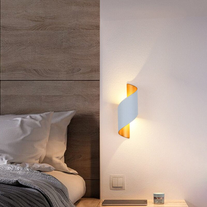 Modern Curl Twisted LED Wall Light