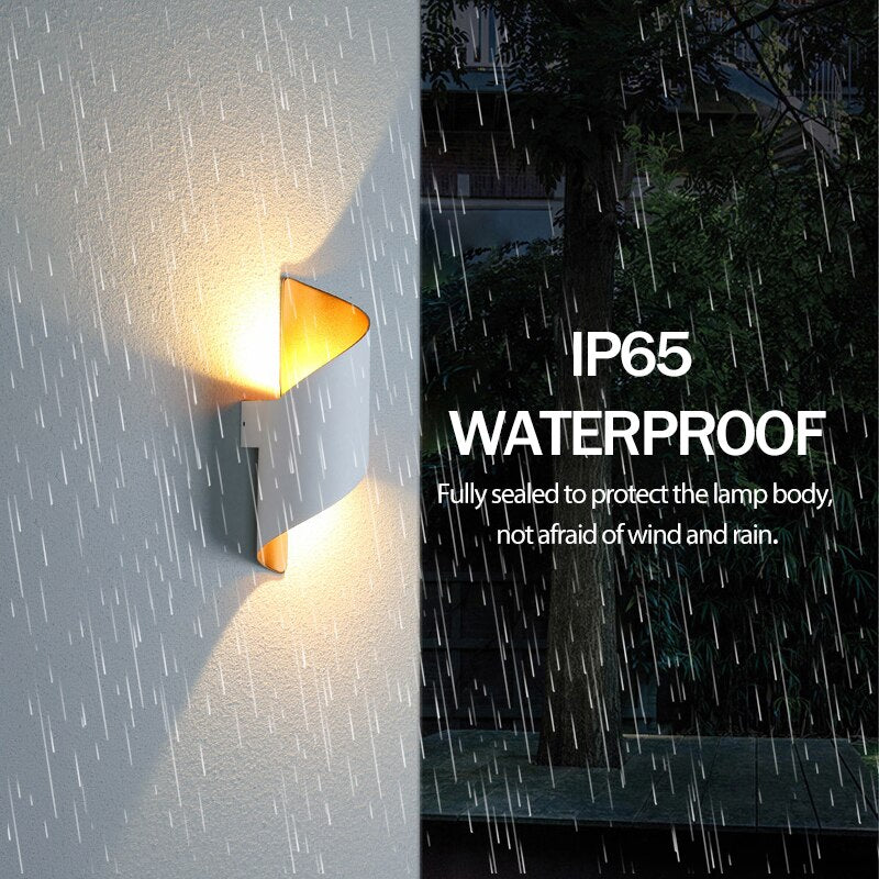 Modern Curl Twisted LED Wall Light