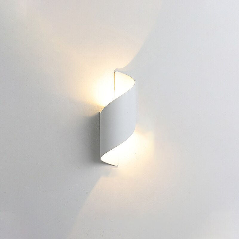 Modern Curl Twisted LED Wall Light